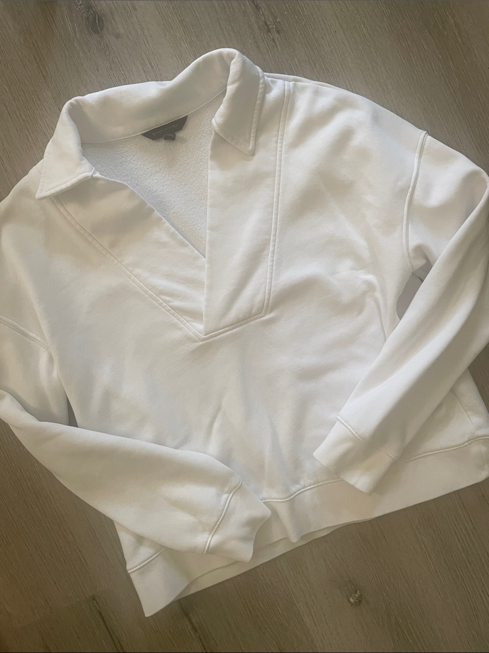Banana Republic | White Fleece Collared V-Neck Pullover Sweatshirt | Size Medium